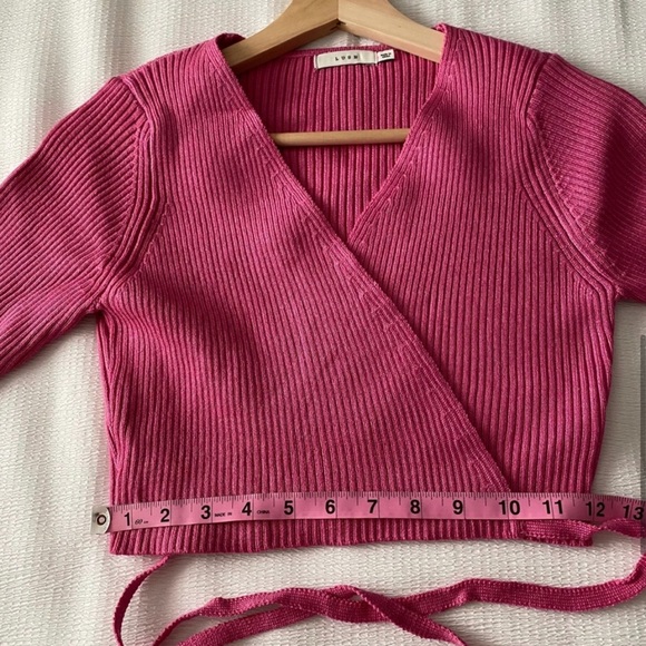 NWT Lulu’s Pink Ribbed Knit Wrapped Waist Crop Top - Picture 4 of 12